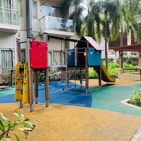 One Palm Tree Villas Condominium - Studio 7Th Fl With Balcony - Across Terminal 3 Airport Pasay Exteriér fotografie