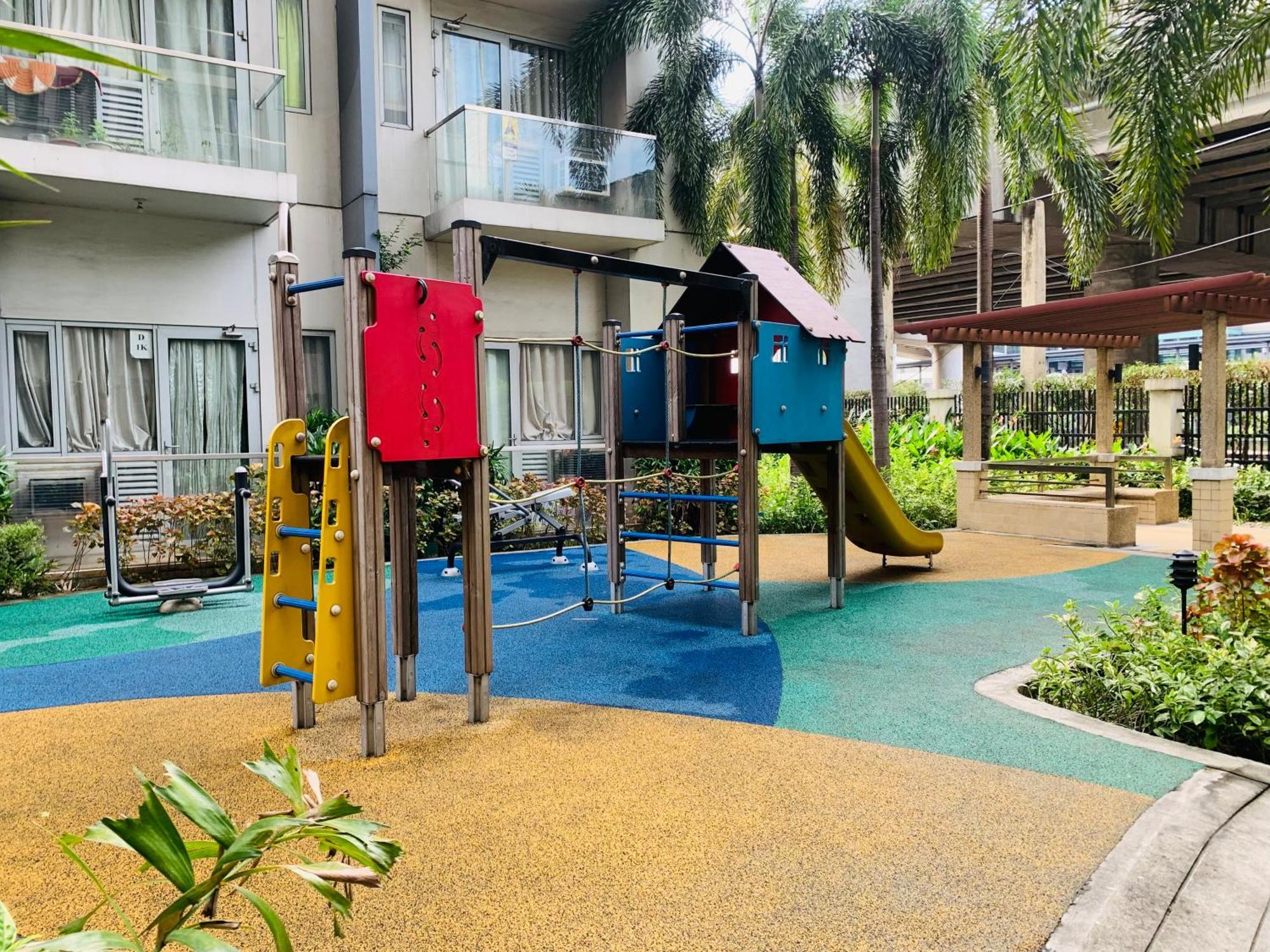 One Palm Tree Villas Condominium - Studio 7Th Fl With Balcony - Across Terminal 3 Airport Pasay Exteriér fotografie