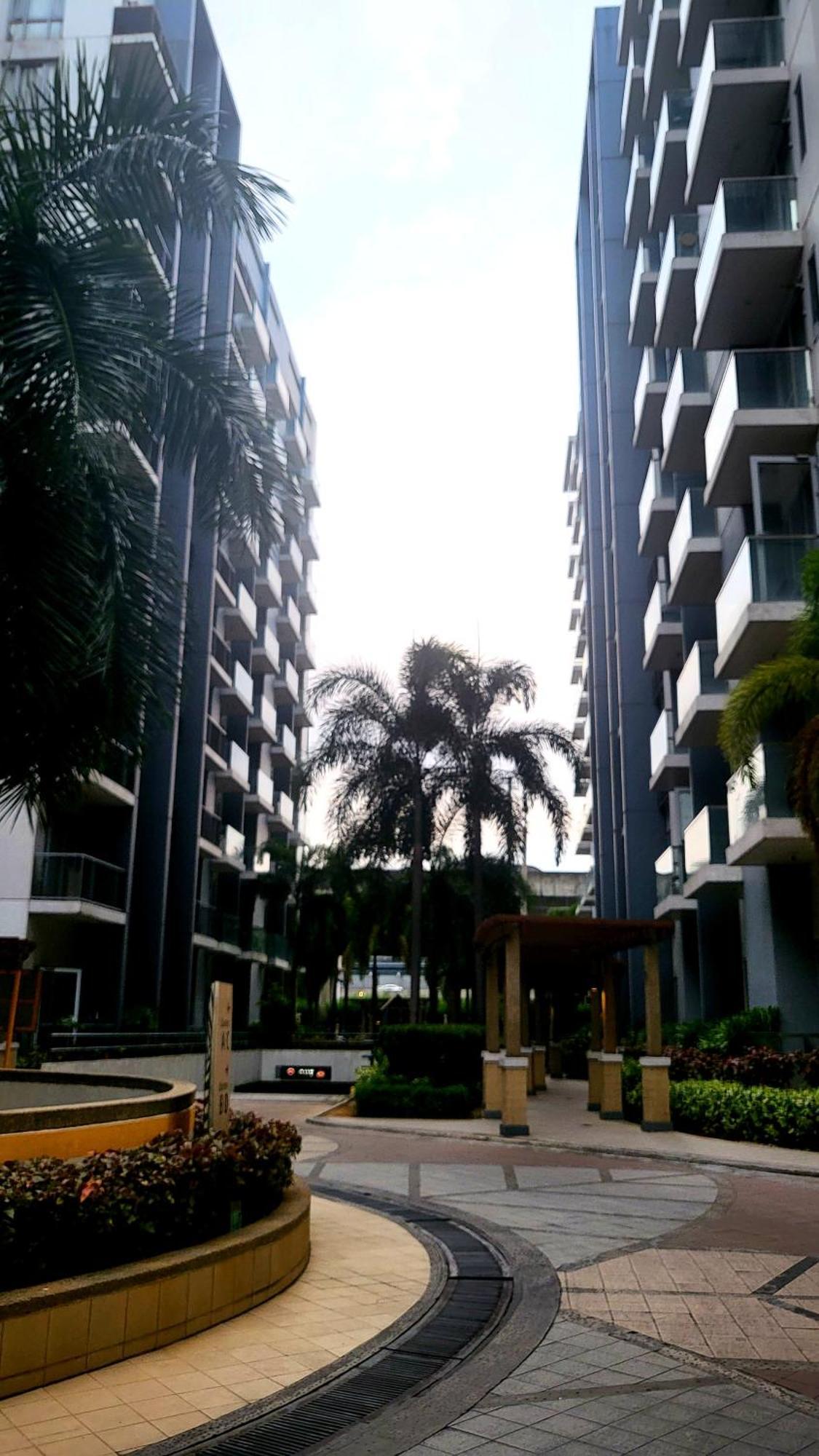 One Palm Tree Villas Condominium - Studio 7Th Fl With Balcony - Across Terminal 3 Airport Pasay Exteriér fotografie