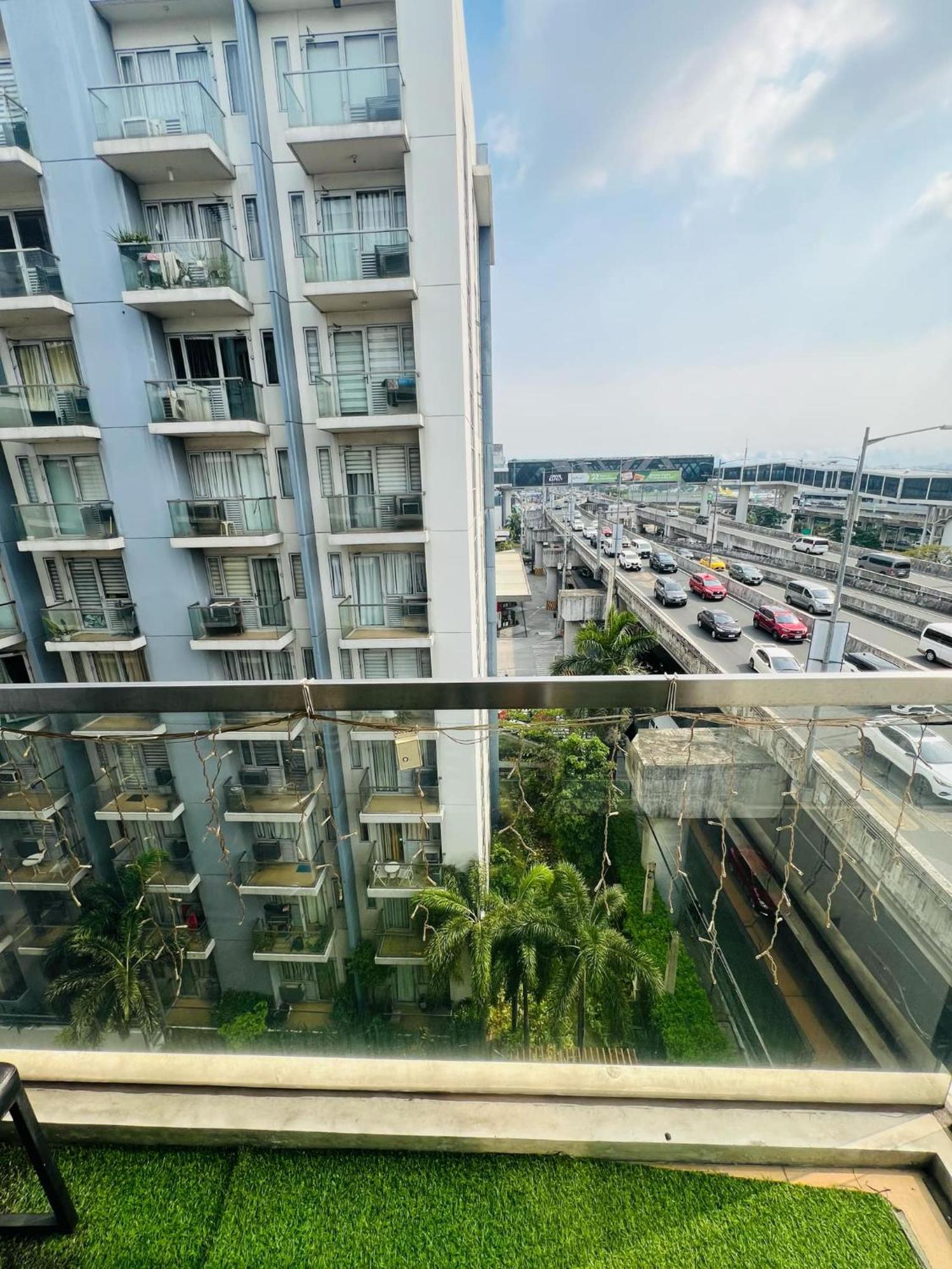 One Palm Tree Villas Condominium - Studio 7Th Fl With Balcony - Across Terminal 3 Airport Pasay Exteriér fotografie