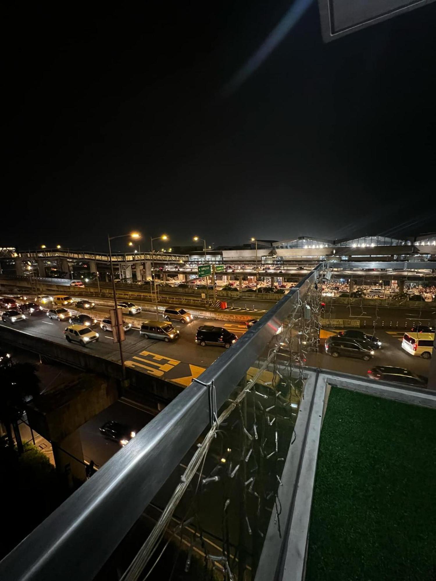 One Palm Tree Villas Condominium - Studio 7Th Fl With Balcony - Across Terminal 3 Airport Pasay Exteriér fotografie