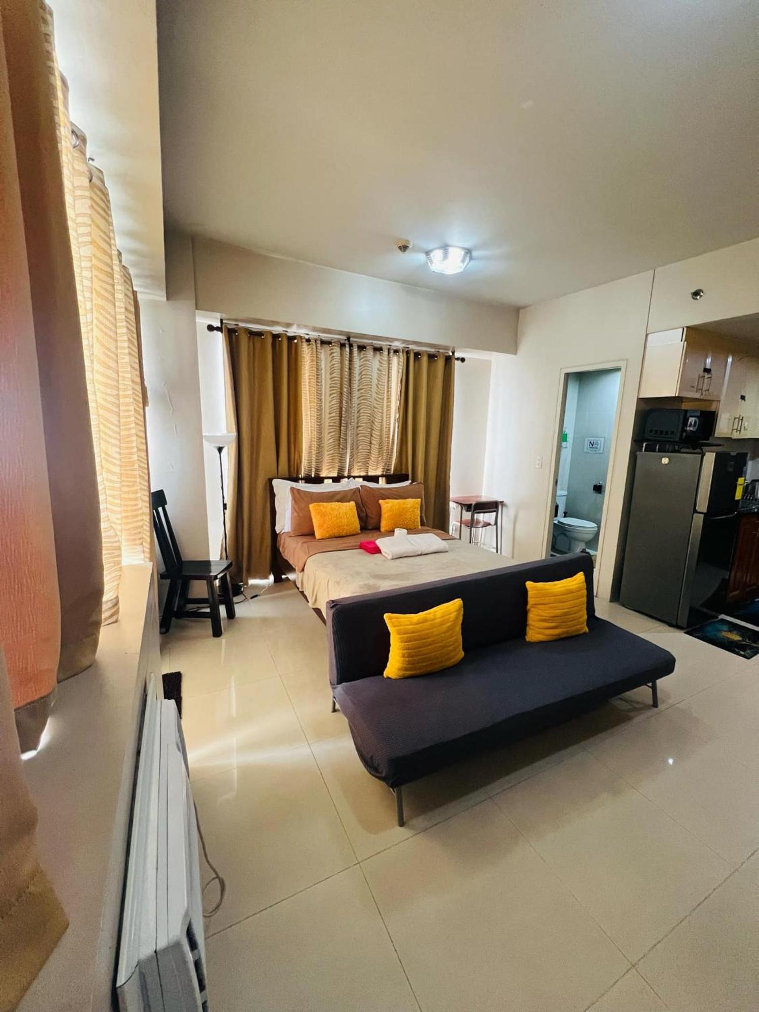 One Palm Tree Villas Condominium - Studio 7Th Fl With Balcony - Across Terminal 3 Airport Pasay Exteriér fotografie