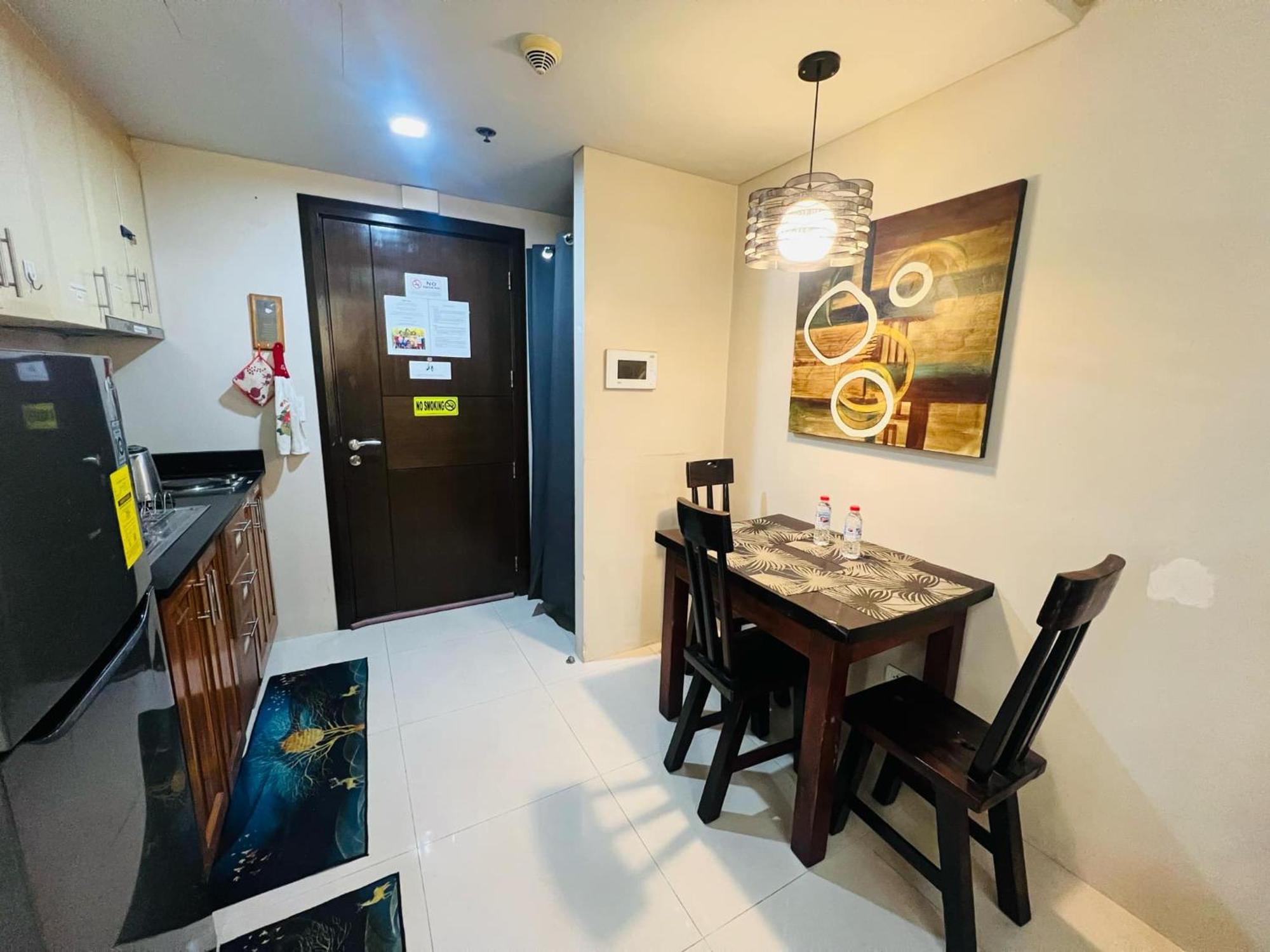 One Palm Tree Villas Condominium - Studio 7Th Fl With Balcony - Across Terminal 3 Airport Pasay Exteriér fotografie