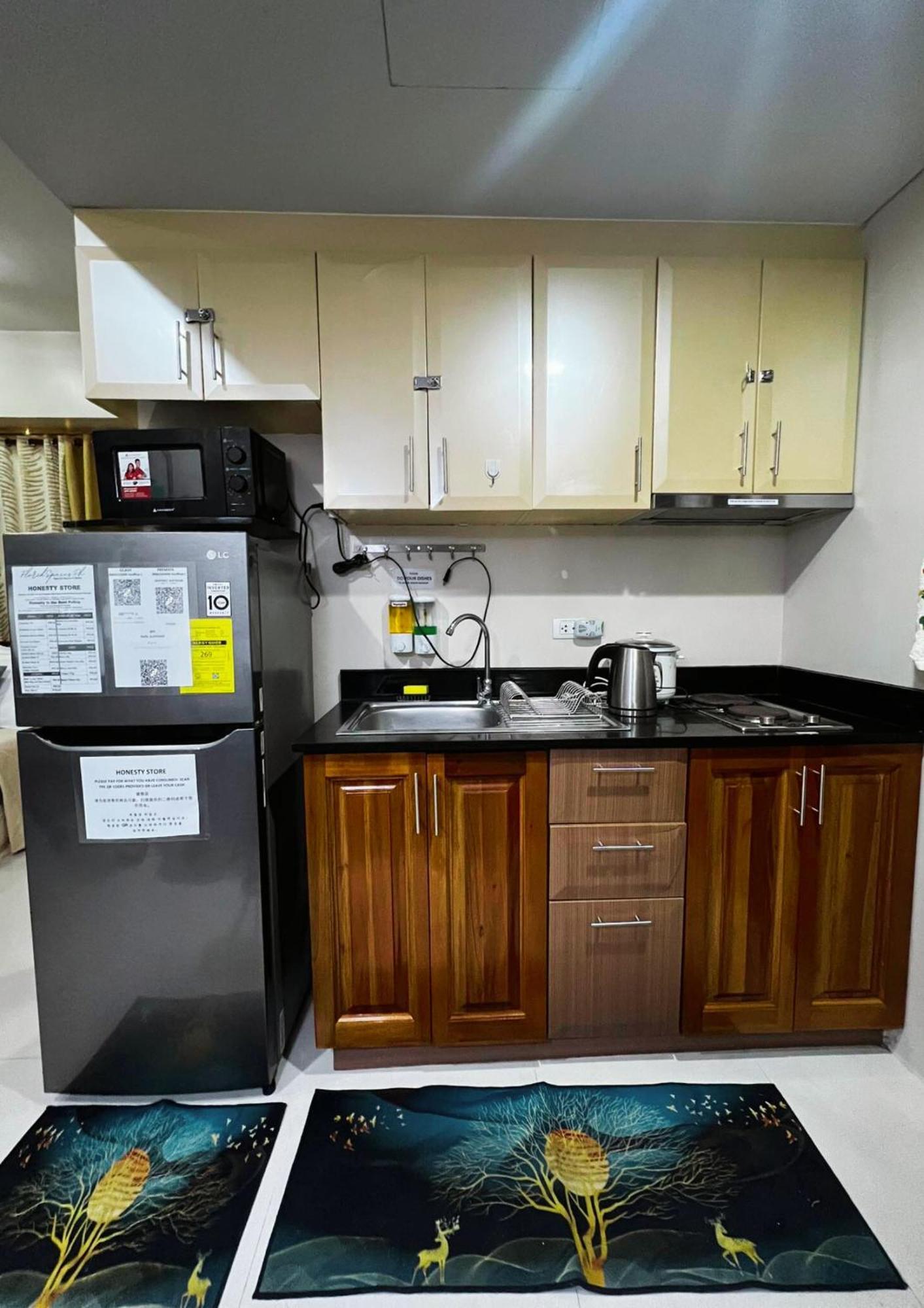 One Palm Tree Villas Condominium - Studio 7Th Fl With Balcony - Across Terminal 3 Airport Pasay Exteriér fotografie